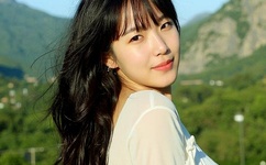 初女模被破流血图片